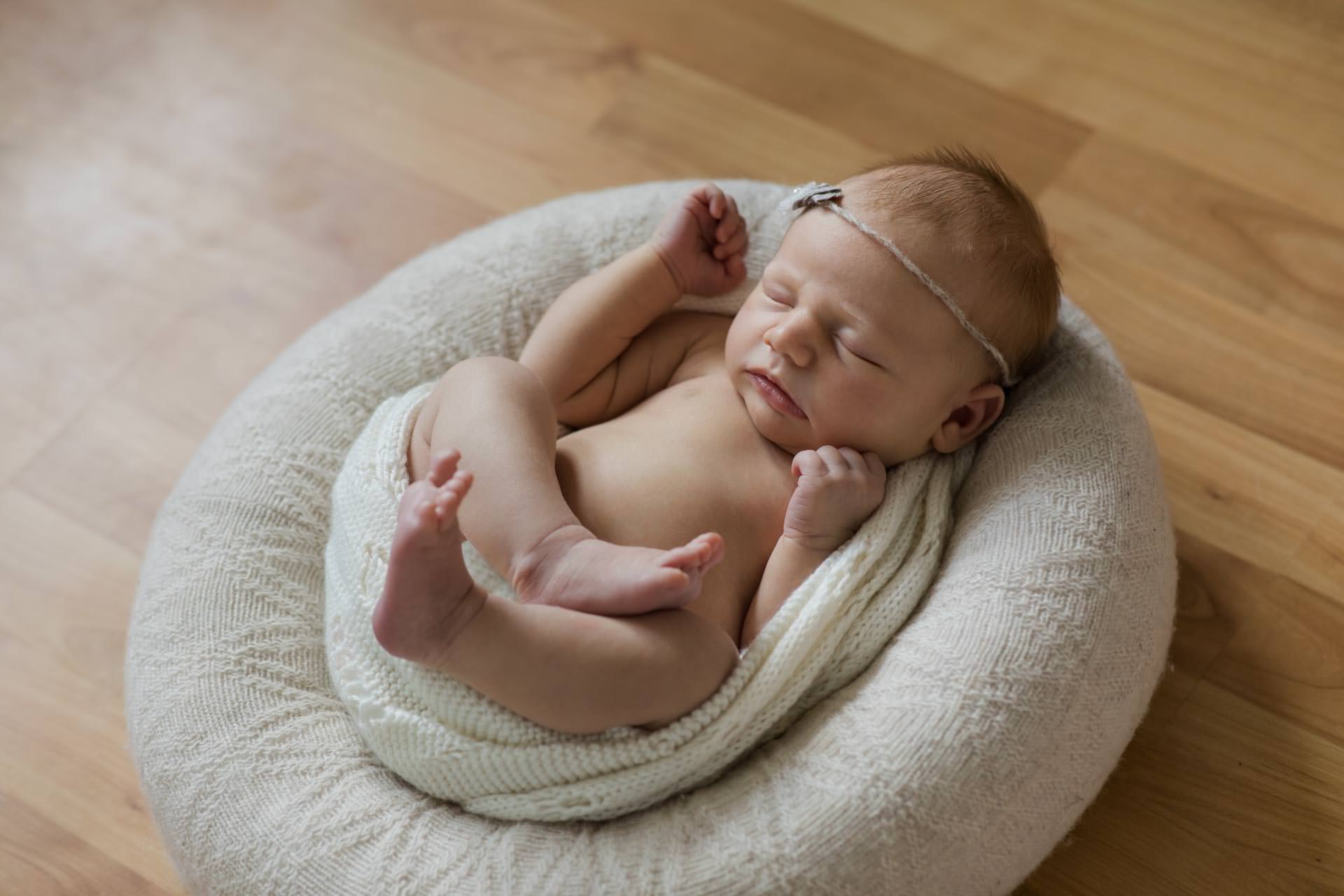 Neugeborenenfotografie zu Hause